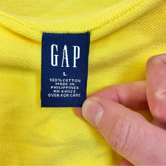 Gap Yellow Cut Off Sleeve Collared Top - Picture 5 of 6